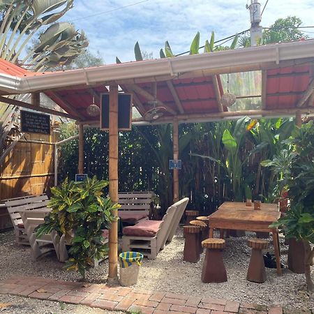 Esperanto Bed & Breakfast Surf Hostel Монтаньита Экстерьер фото
